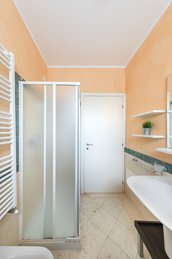 Others 3, Residenza Miralago With Pool - Ground Floor Studio Apartment, Brescia