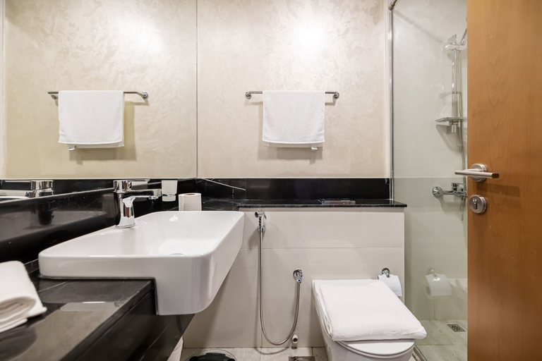 Bathroom 5, Unlock Waters Edge, Dubai