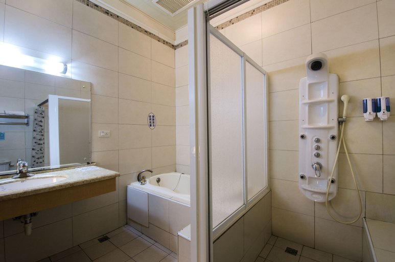 Bathroom 4, Wogo Hotel, Yilan