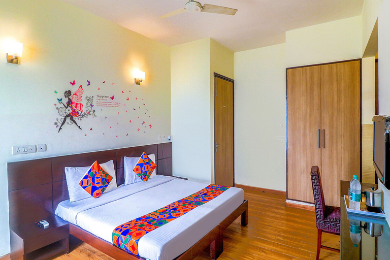 Bedroom 3, Fabhotel Merriment City, Gautam Buddha Nagar