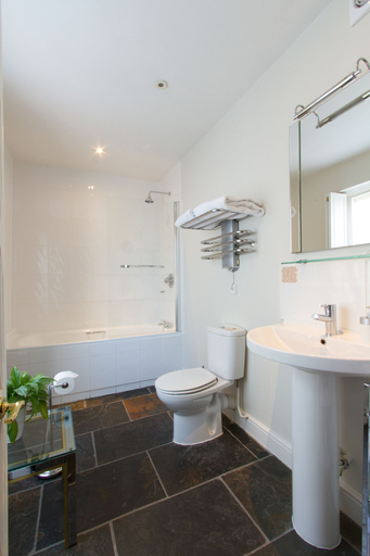 Bathroom 4, The Old Vine, Hampshire