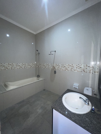 Bathroom 4, The Fortune Guest House, Buleleng