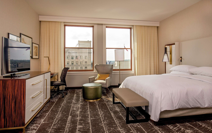 Bedroom 2, DoubleTree by Hilton Youngstown Downtown, Mahoning