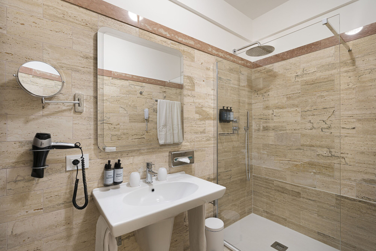 Bathroom 4, The Signature Level at Grand Palladium Sicilia Resort & Spa, Palermo