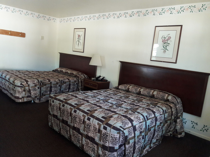 Bedroom 5, Windmill Inn Lynden, Whatcom