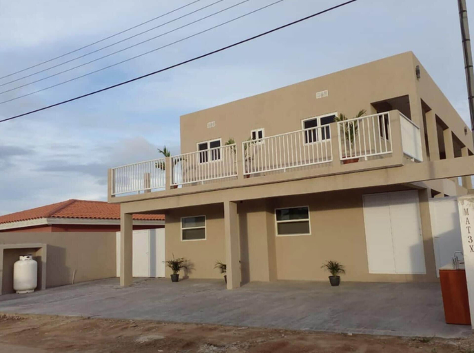 Exterior & Views 2, 1 Bed Apartment Sleeps 2 - Pool, Parking, Wifi