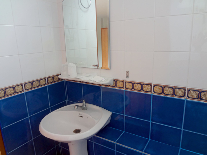 Bathroom 4, Ngamta Hotel, Muang Mae Hong Son