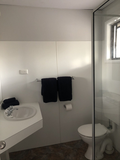 Bathroom 3, Dartmouth Motor Inn, Towong - Pt B