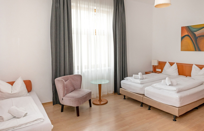 Bedroom 5, Hotel Graf Zeppelin, Konstanz