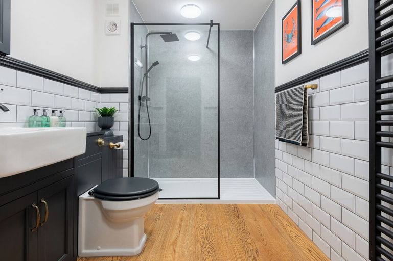 Bathroom 4, Shorefront Apartment - Sea View With 3 Bedrooms, Fife