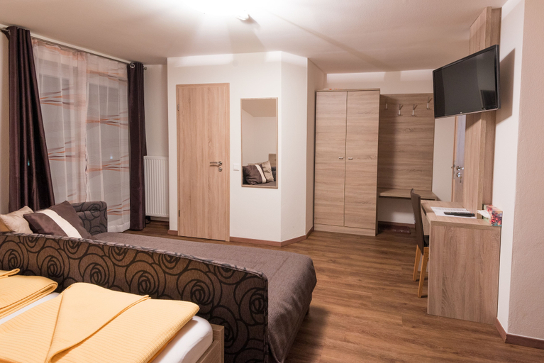 Bedroom 3, Gästehaus Zwischenberger, Spittal an der Drau