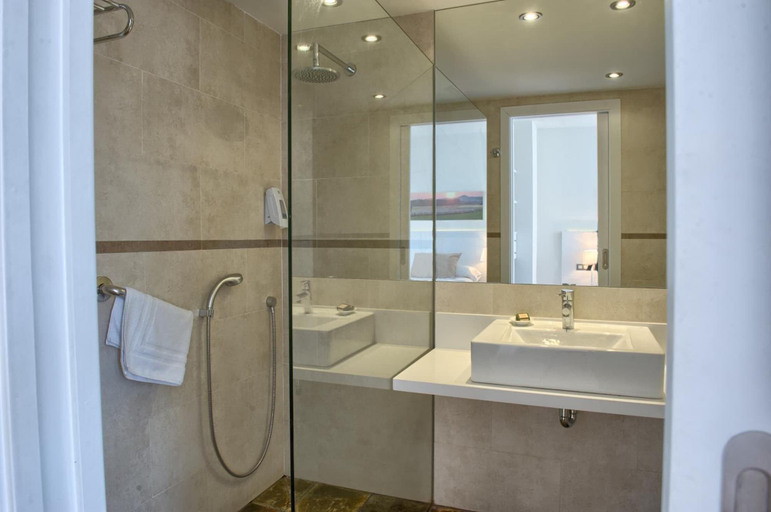 Bathroom 4, Hotel el Petit Convent, Girona