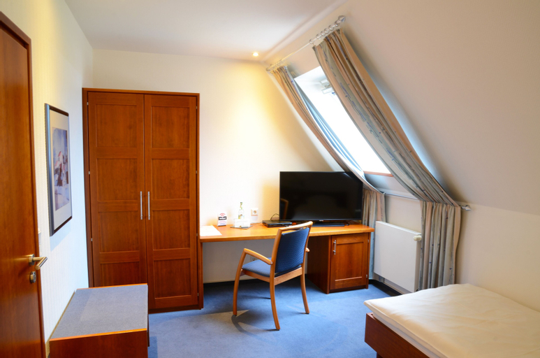 Bedroom 2, Hotel Rheinischer Hof, Vechta