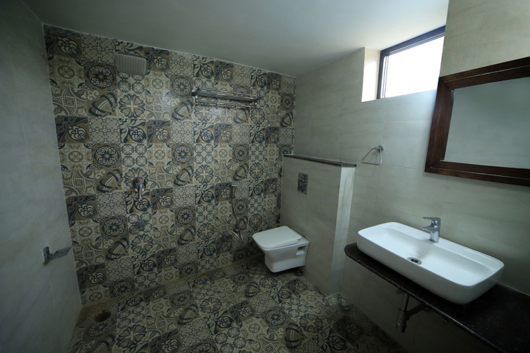 Bathroom 3, Riviera Madaar Resort, Udaipur