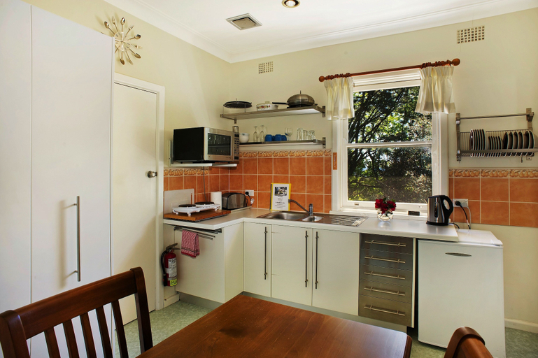 Others 5, St Raphael, Blue Mountains
