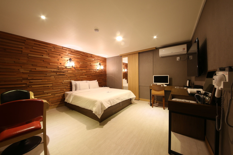 Bedroom 2, Winner Hotel, Jeonju