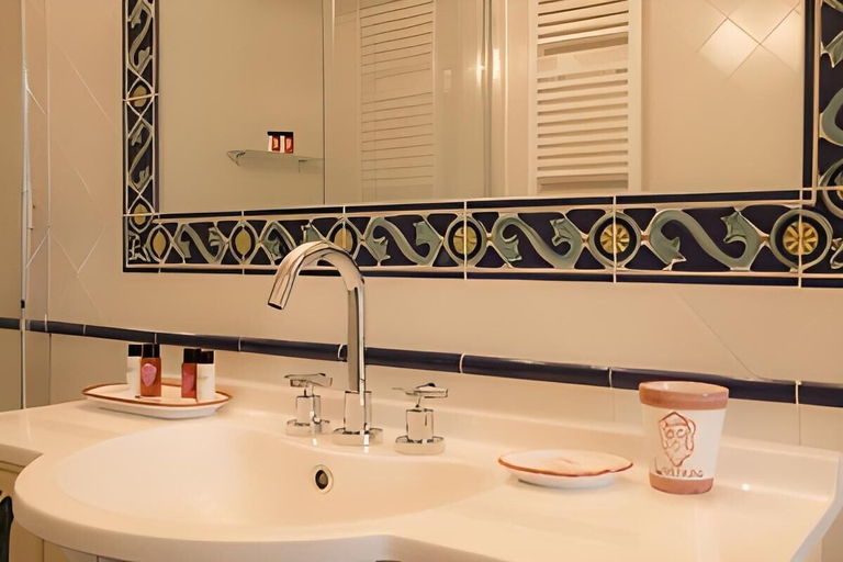 Bathroom, Borgo Livernano, Siena