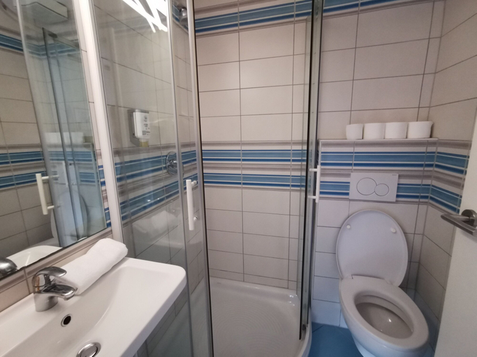 Bathroom 5, Hostel Most, Ljubljana
