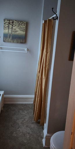 Bathroom 3, Oaklawn Inn LLC, Dunn