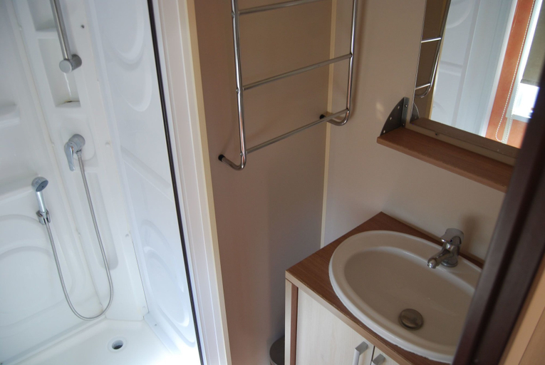 Bathroom 3, Camping La Licorne, Seine-et-Marne