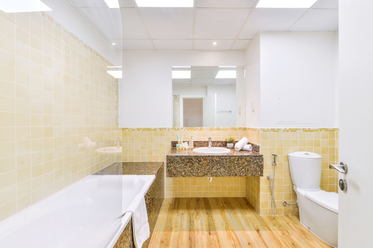 Bathroom 3, Luxury JBR - 2BR - Free Beach Resorts Access!, Dubai