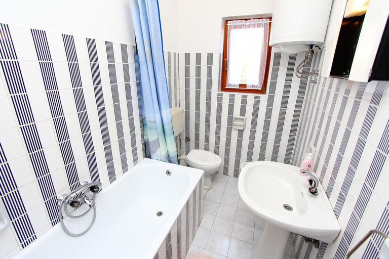 Bathroom 4, Apartments Antolovic, Rovinj