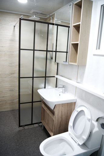 Bathroom 3, Namubyeol, Chuncheon