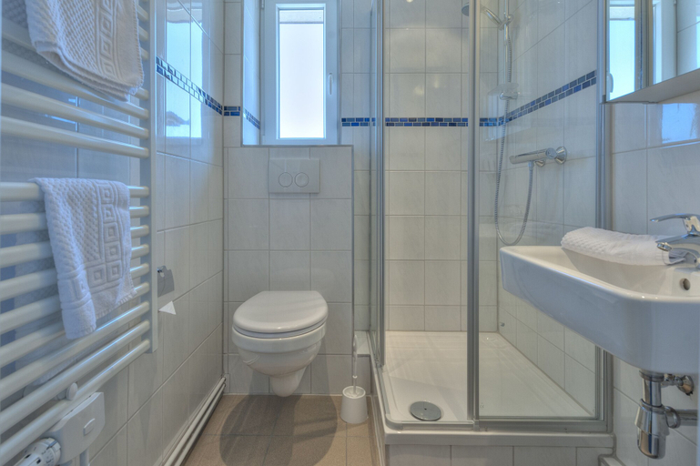 Bathroom 3, Hotel Morgensonne, Dithmarschen