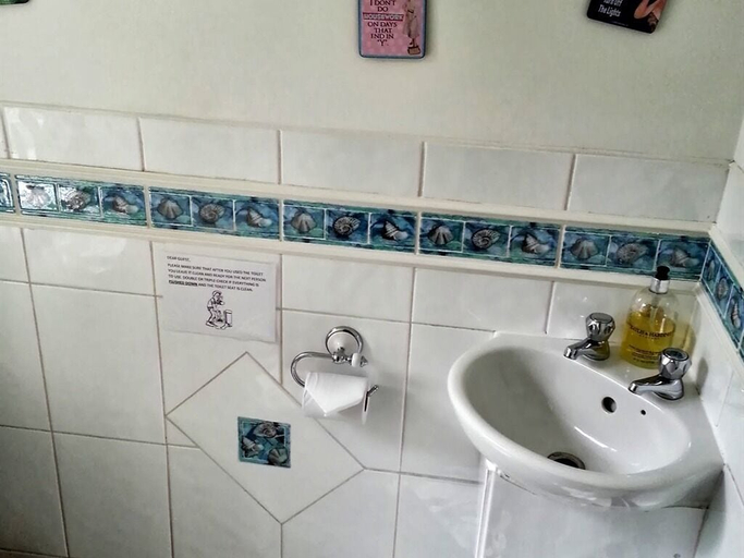 Bathroom 3, Rosemead Guest House, Surrey