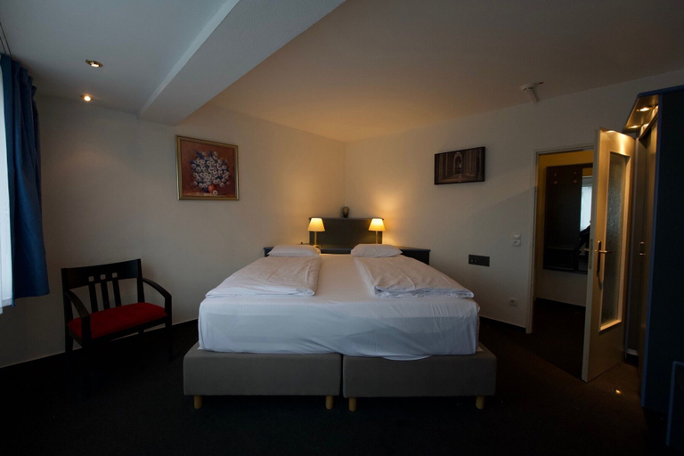 Bedroom 2, Hotel Merian, Köln