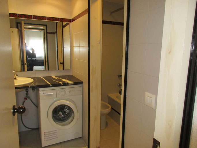 Bathroom, Inmo Estartit Apto. Blau Mar B18, Girona
