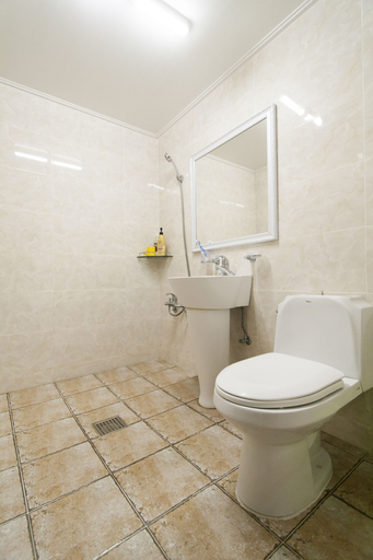 Bathroom 5, On The Stone Guesthouse 2 - Hostel, Seogwipo