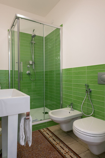 Bathroom 5, AL DIO BES, Cagliari