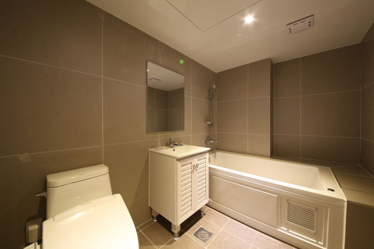 Bathroom 5, Winner Hotel, Jeonju