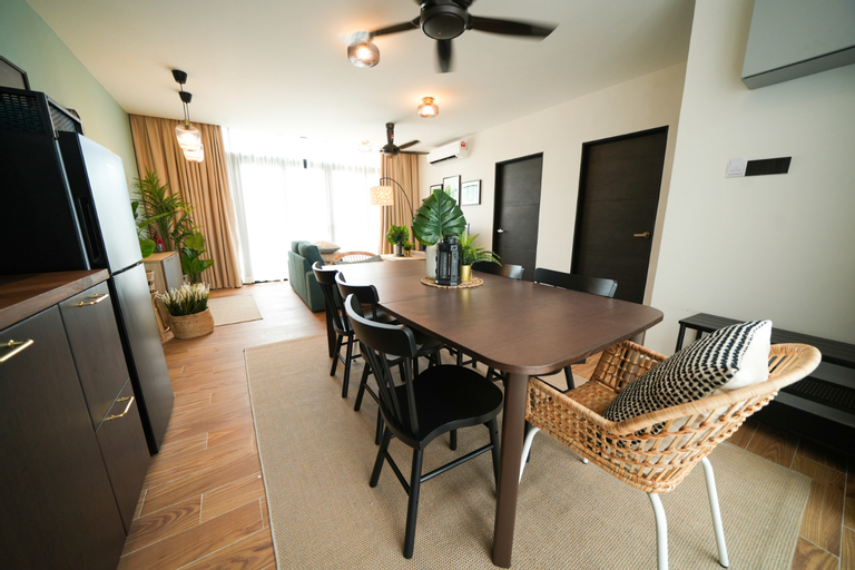 Dining Room 158