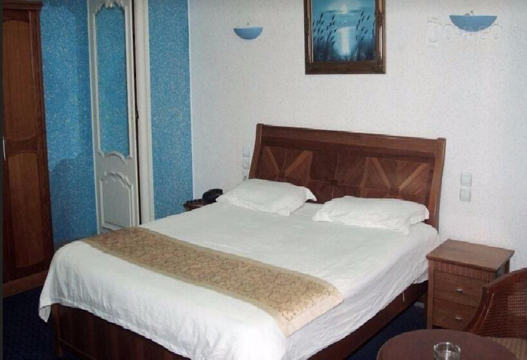 Bedroom 4, Hotel Montparnasse, Oran