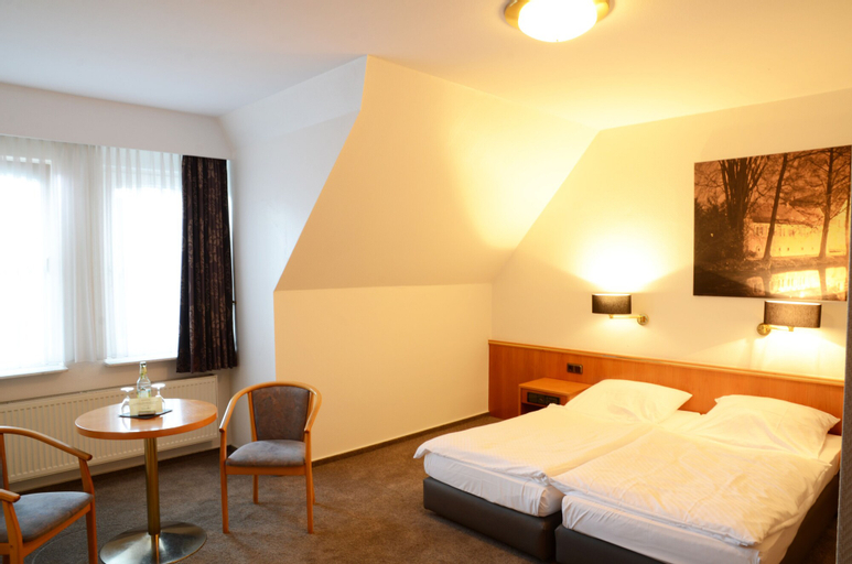 Bedroom 2, Hotel Rheinischer Hof, Vechta