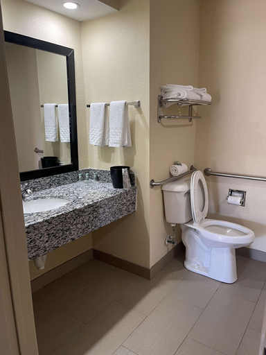 Bathroom 4, Best Western Eunice, Saint Landry
