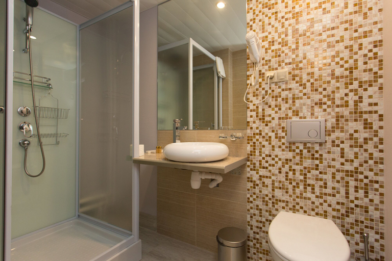 Bathroom 4, Arbat House Apartments on Povarskaya, Central