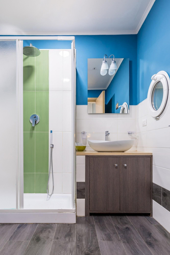 Bathroom 5, Studios 3 in Napoli With 1 Bathrooms, Napoli