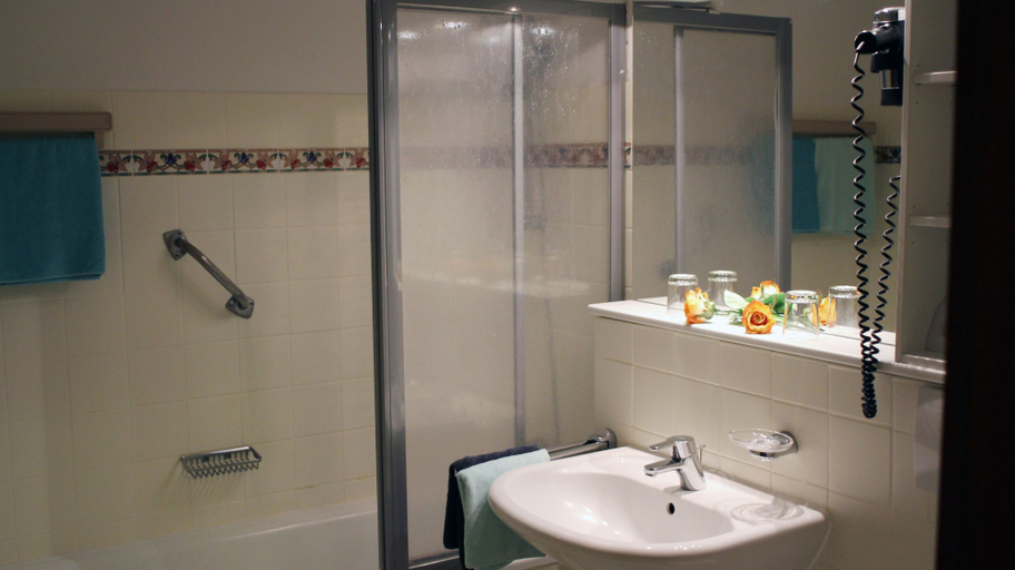 Bathroom 5, Sonnleiten-Rupert - Aparthotel, Passau