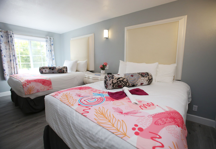 Bedroom 3, Dragonfly Inn and Suites, Adams