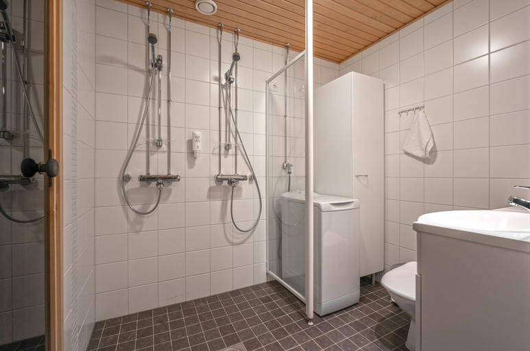 Bathroom 5, Ski-Inn AurinkoRinne, Northern Ostrobothnia