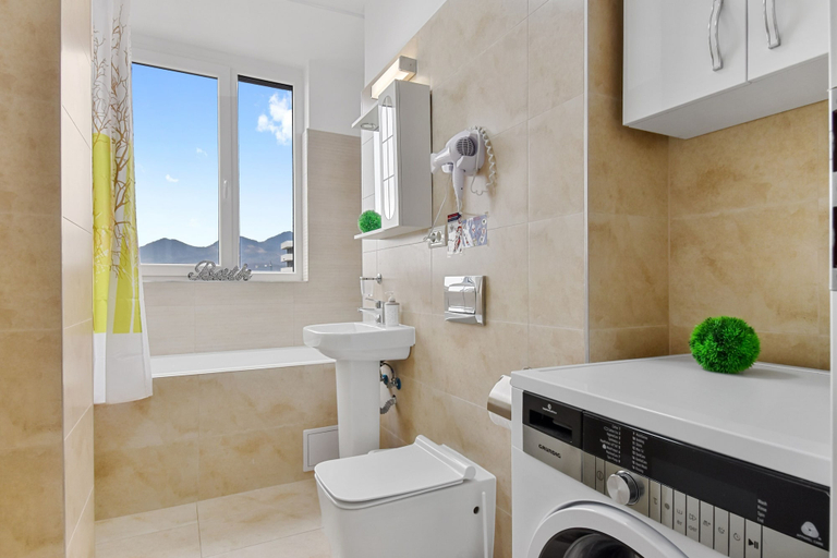 Bathroom, Modern & New building & Panoramic View, Brasov