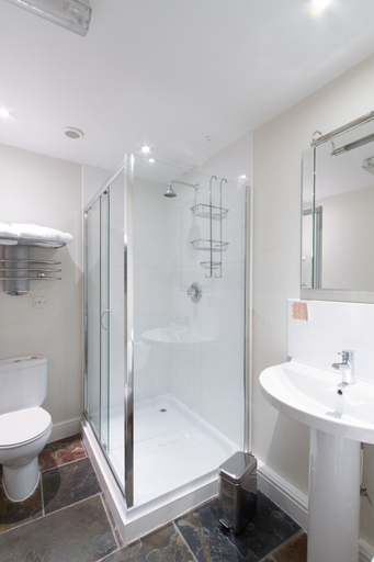 Bathroom 4, The Old Vine, Hampshire