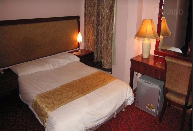 Bedroom 5, Hotel Montparnasse, Oran