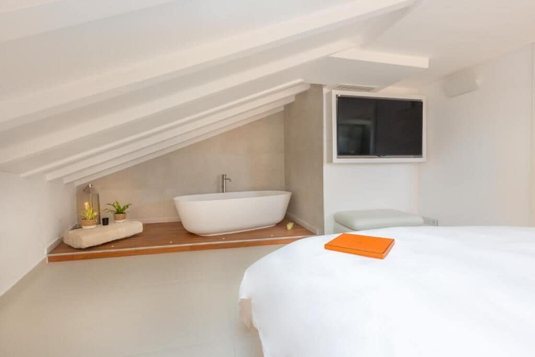 Bedroom 3, Traverse des Artistes, Alpes-Maritimes