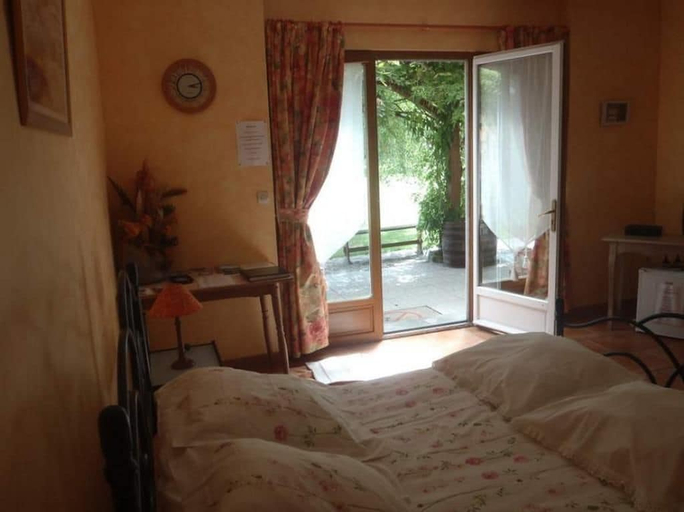 Bedroom 2, La Chaiserie, Nord