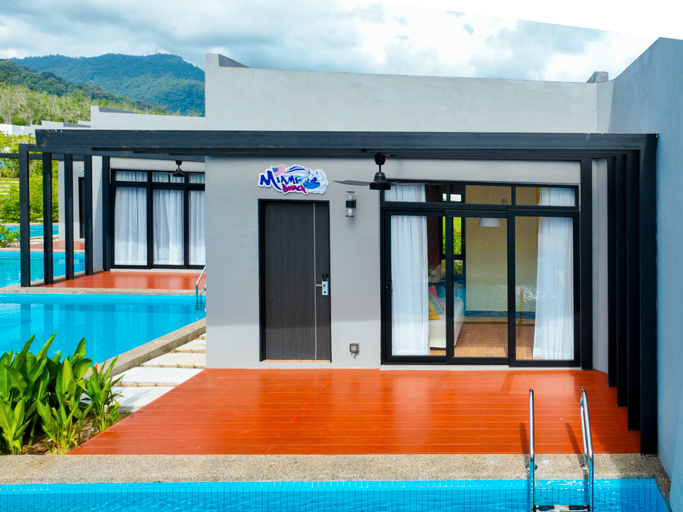 Swimming Pool 81
