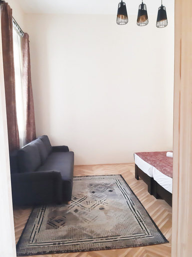 Others 4, Folk Art Apartment, Budapesti